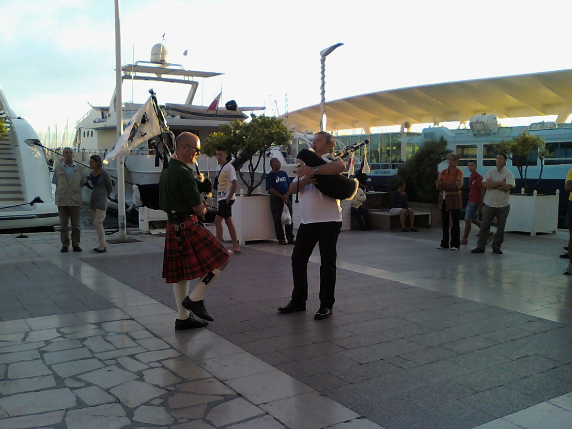 Jean-François et Olivier sur le port de Toulon pour la fête de la musique 2013 - 02